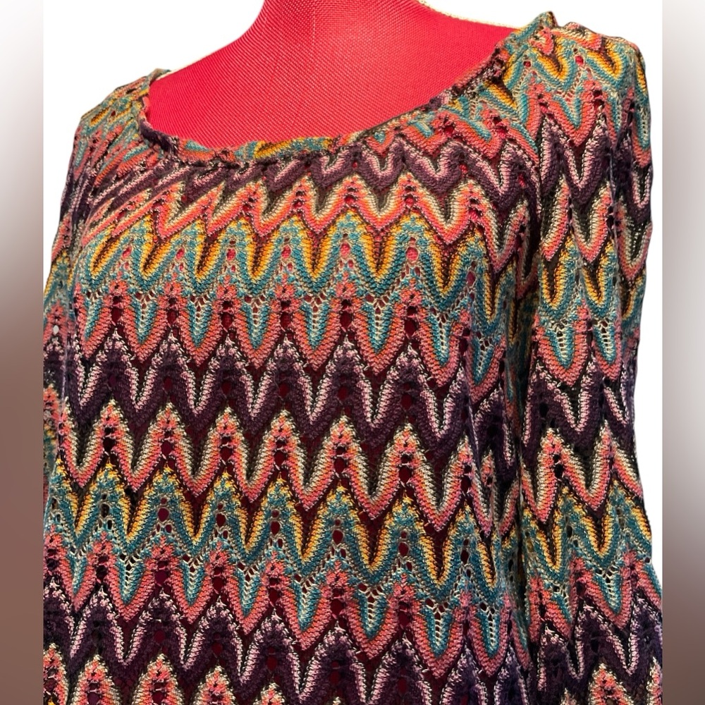 Trina Turk crochet chevron size M.